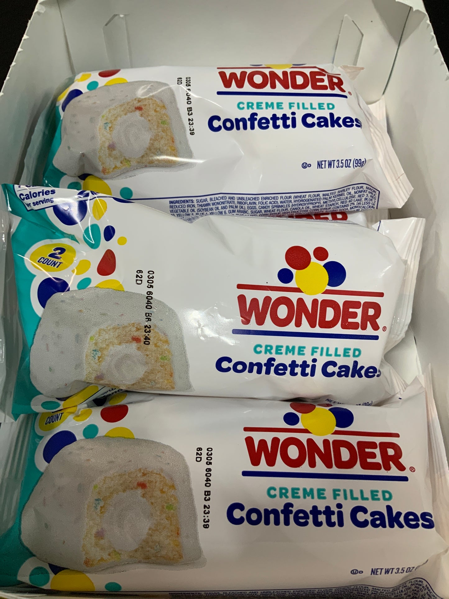 Wonder Confetti Cakes