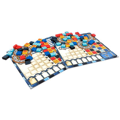 Azul board game contents and tile layout